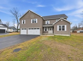 110 W Crystal Brook Dr, Springfield, MA 01118