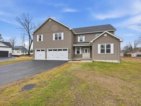 110 W Crystal Brook Dr, Springfield, MA 01118