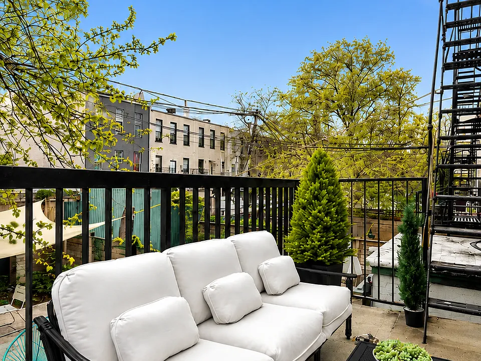 1270 Hancock St #2