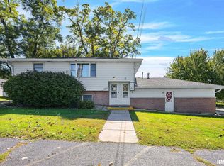 5054 N Lakeside Pl, Peoria Heights, IL 61616