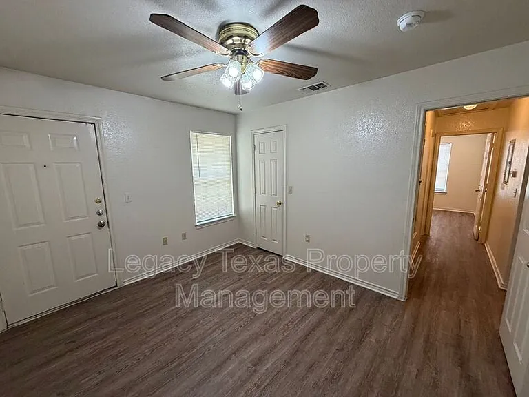 1106 Williams Ave #D — Photo 15