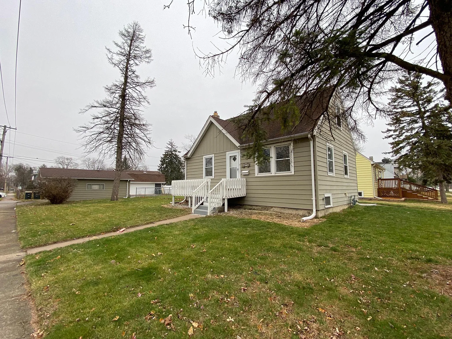 17603 Roy St photo 1