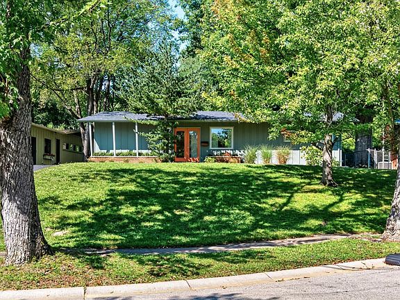 3rd image of 1995 Honeysuckle Ln
