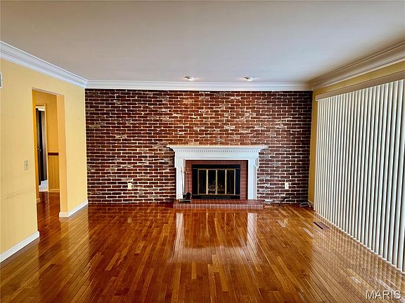5th image of 890 Meadowgrass Dr