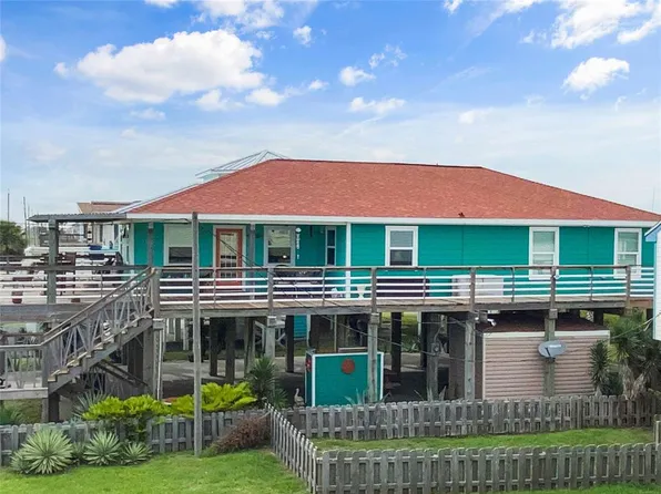 202 Sand Dune Ct, Surfside Beach, TX 77541