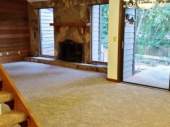 5th image of 273 Pam Ln