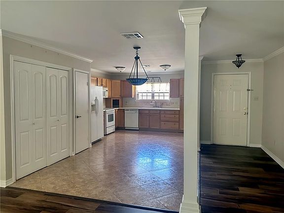 3rd image of 668 Cameron Ct