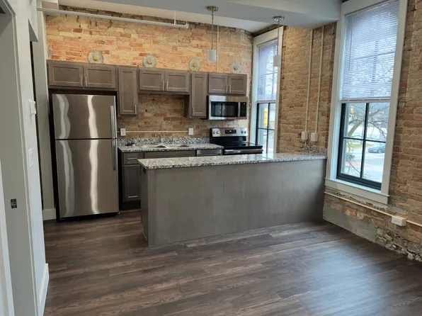 328 S Lafayette St, Greenville, MI 48838