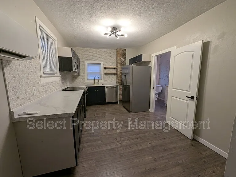 601 W Brackenridge St — Photo 10