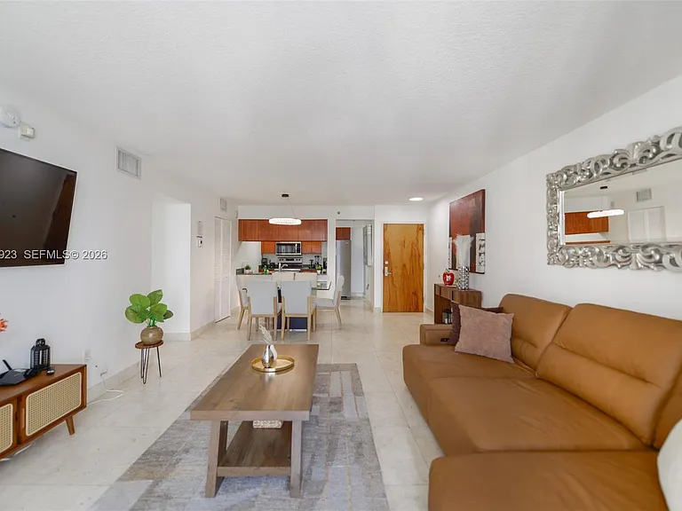 1200 Brickell Bay Dr #2324 — Photo 5
