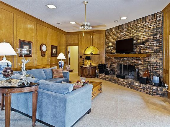 2nd image of 2929 Apple Valley Dr