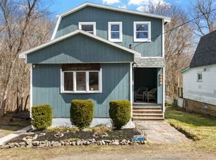 2961 Cottage Pl, Hudson, NY 12534
