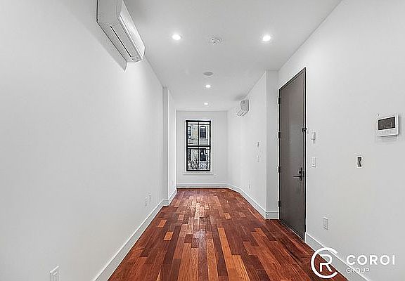5th image of 996 Putnam Ave APT 2R