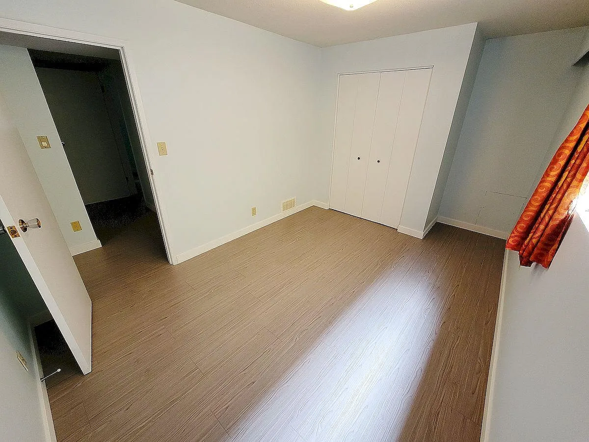 3 bed, 1200 sqft, $2,750 — Photo 2