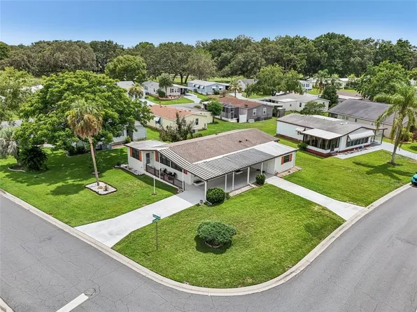 1802 Petunia Ln, Lady Lake, FL 32159