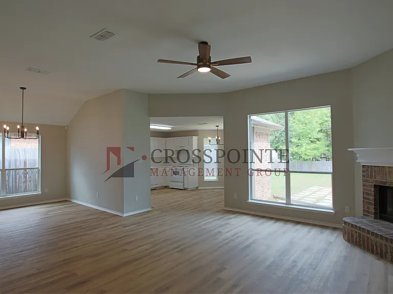 112 Ken Cir — Photo 3