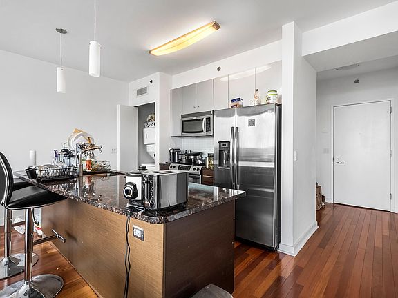 5th image of 2101 Market St Unit 2304