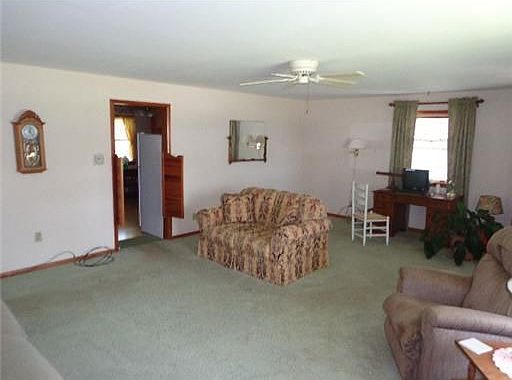 4th image of 640 Pindar St