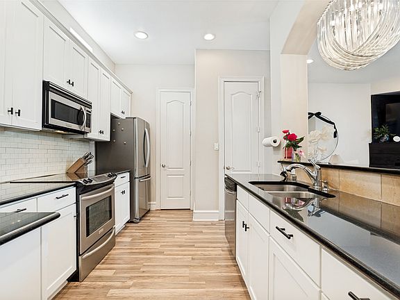 5th image of 2022 N Fitzhugh Ave APT C