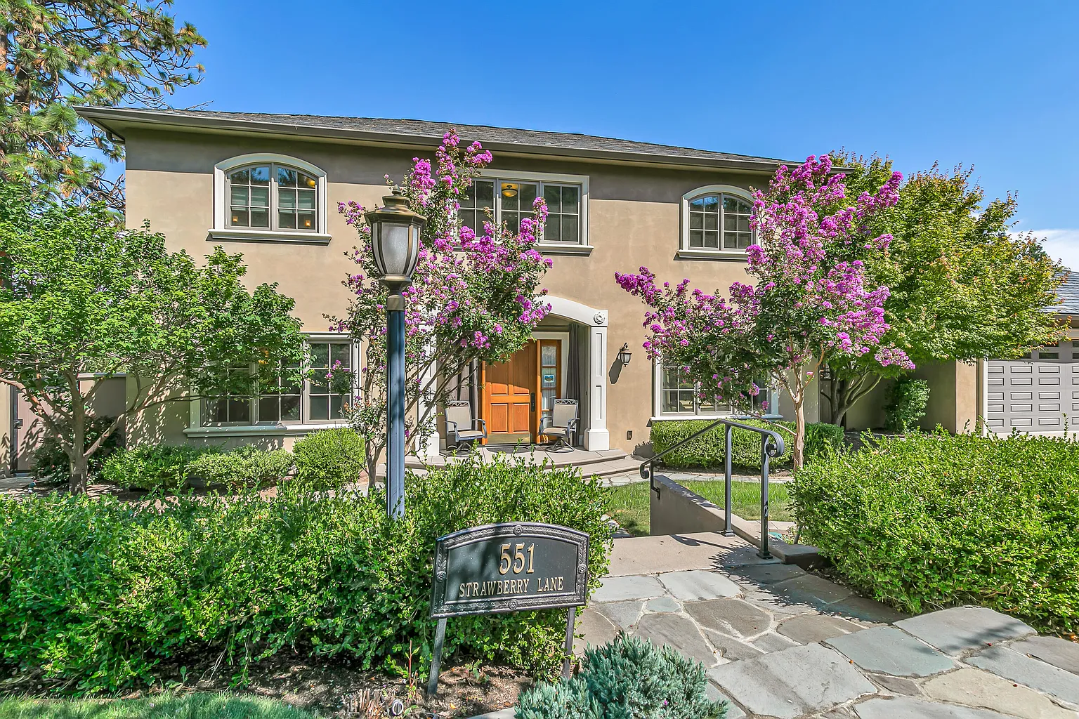 551 Strawberry Ln photo 1