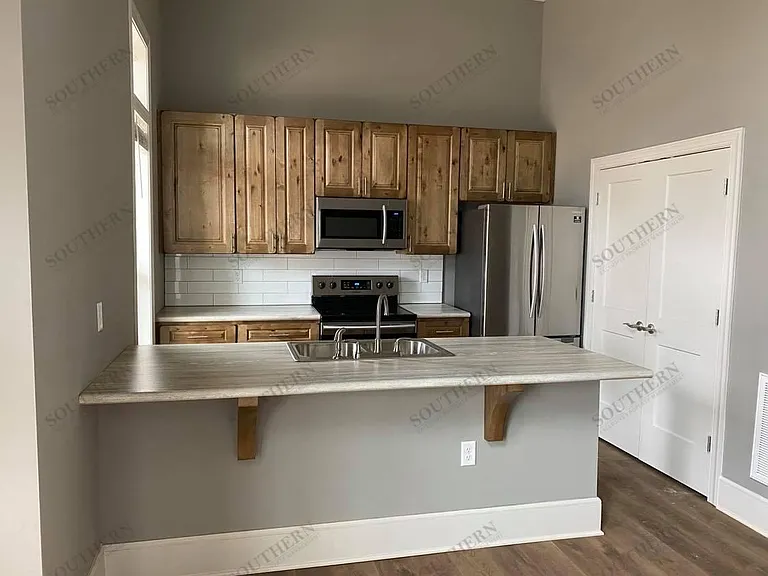 6152 Scottsville Rd — Photo 2