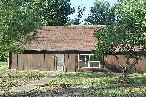 3rd image of 1670 County Road 614