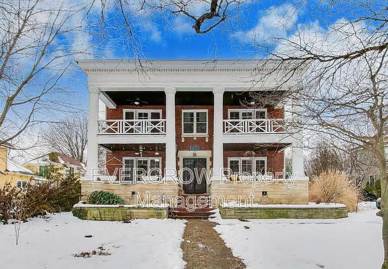945 Woodruff Place Middle Dr #4 — Photo 1