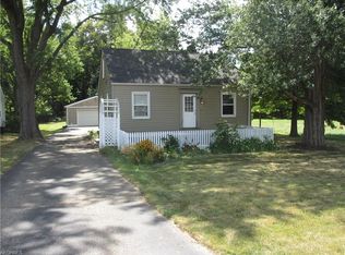 614 Applegrove St NW, North Canton, OH 44720