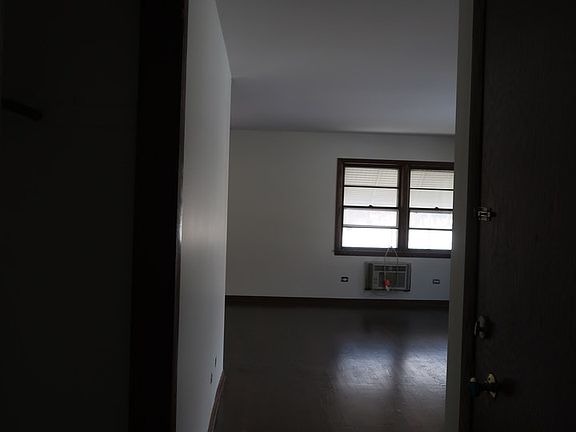 4th image of 9401 S Kenton Ave
