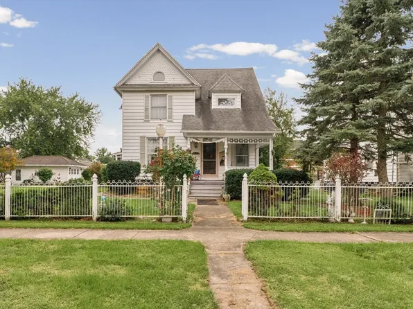 434 W Center St, Paxton, IL 60957