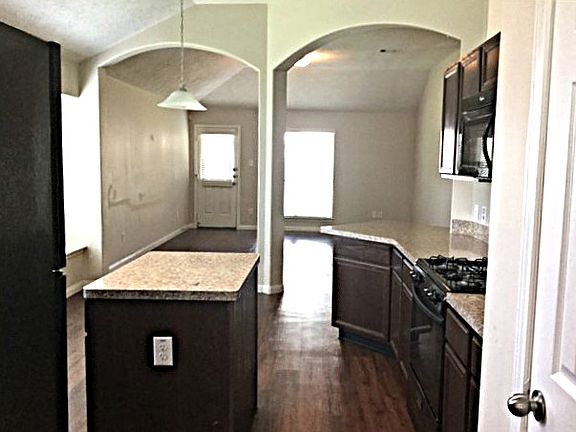 5th image of 3946 Hawthorn Glen Ct