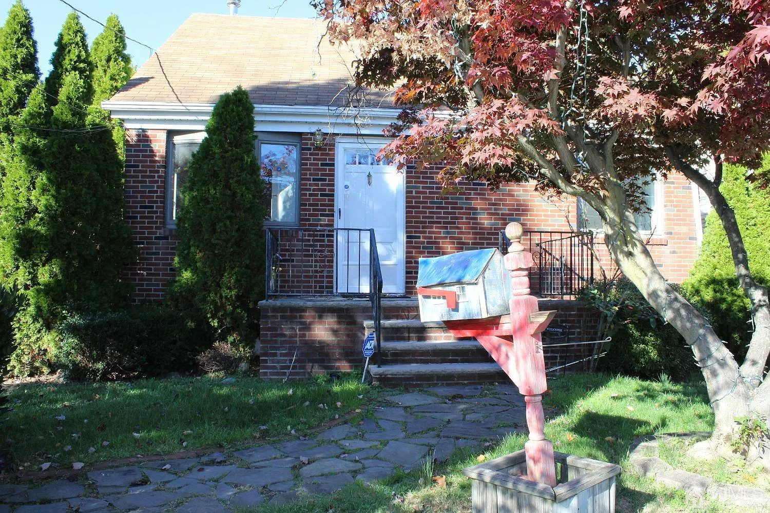 8 Maple Rd photo 1
