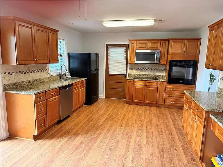 886 Killian Hill Rd SW — Photo 4