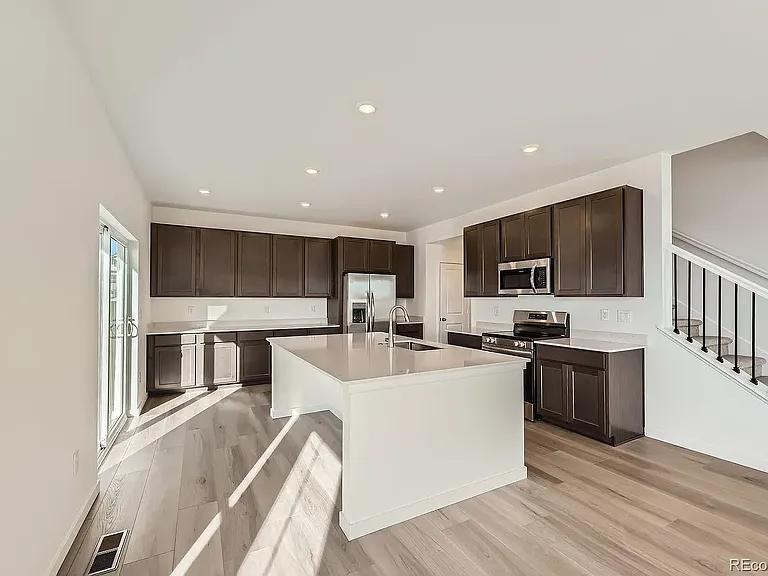 4858 Astor Pl — Photo 5