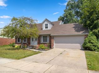 24641 Alicia St, Brownstown, MI 48134