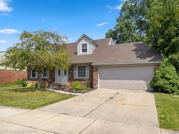 24641 Alicia St, Brownstown, MI 48134