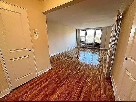 5th image of 87-05 166th St #6R
