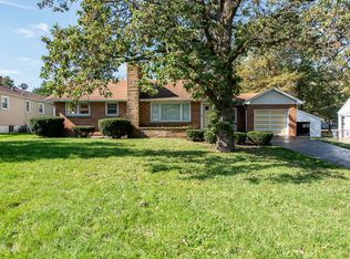 2836 N Lewis Ave, Waukegan, IL 60087