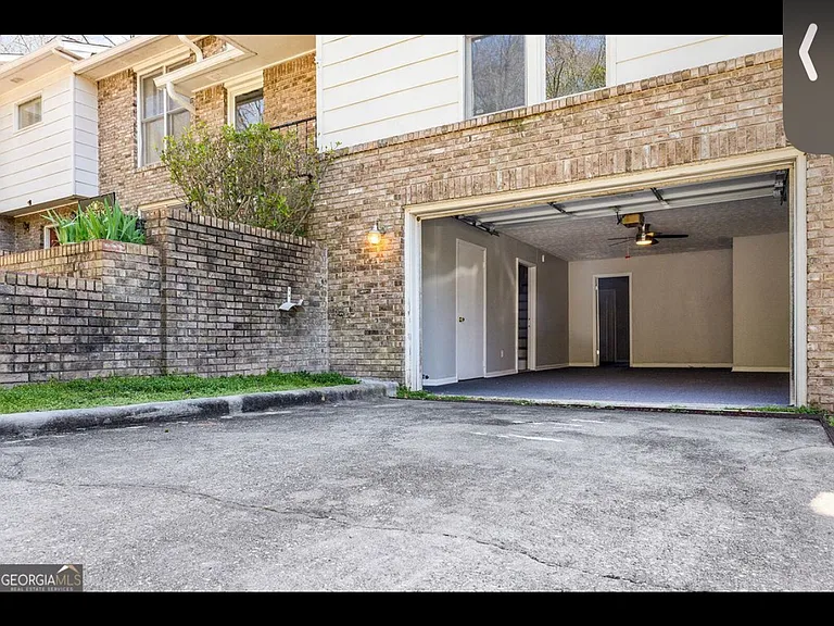 3219 University Ave #9 — Photo 3