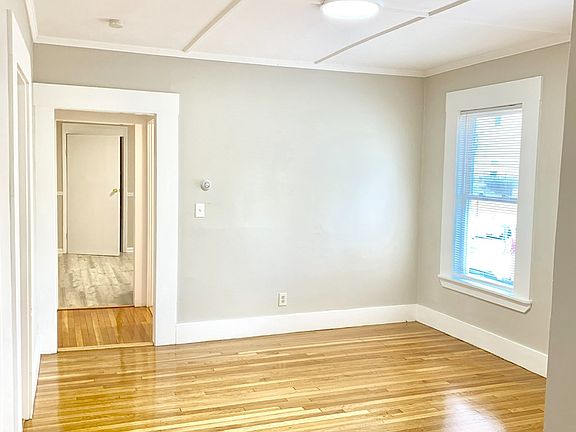 3rd image of 12 Walter St