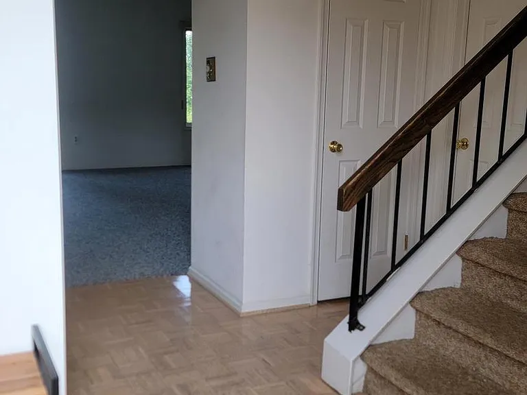 1901 Monroe Ln — Photo 7