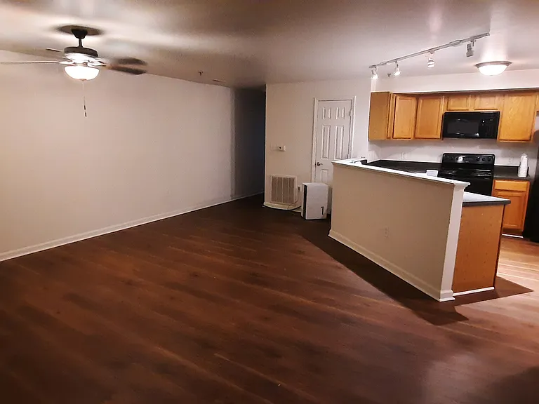 1750 Liberty Ln #206 — Photo 6
