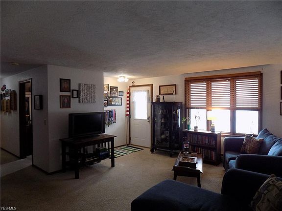 4th image of 1116 W 42nd Pl