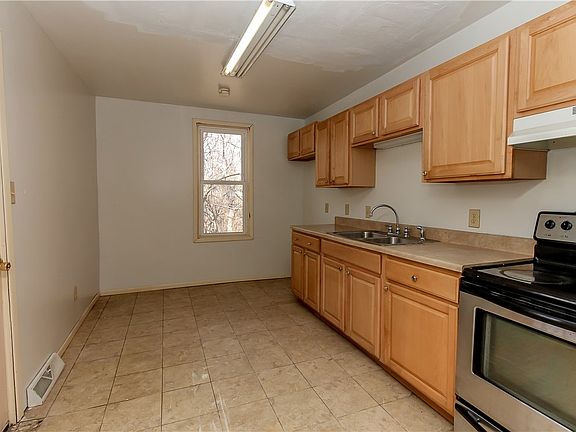 2nd image of 175/179 Maple Ave