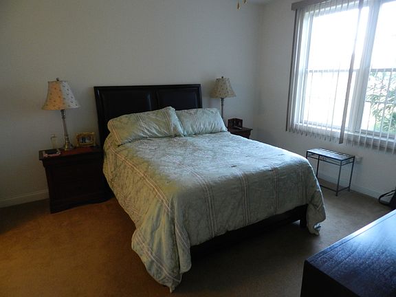 4th image of 460 Victoria Dr #460