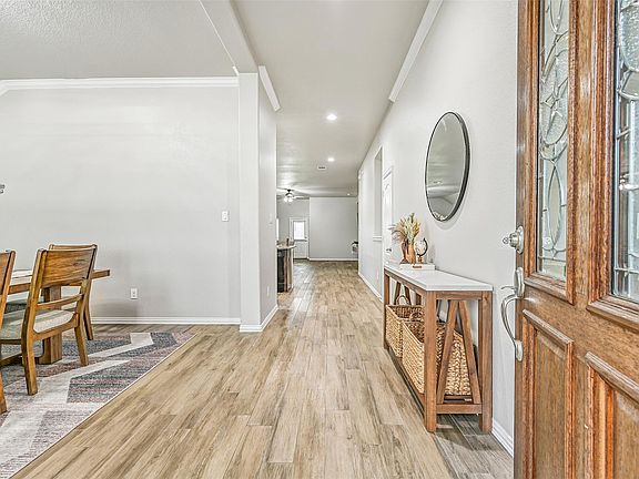 4th image of 305 Bordeaux Ct