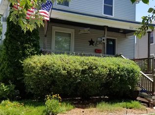 822 S 4th St, Hoopeston, IL 60942