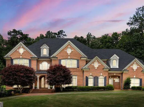 8196 Hewlett Rd, Sandy Springs, GA 30350