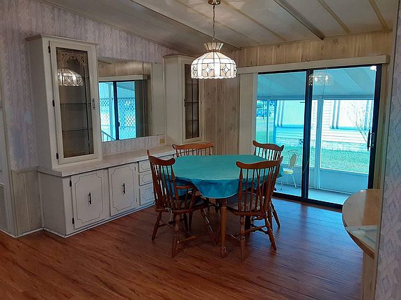4th image of 3976 Sabal Dr