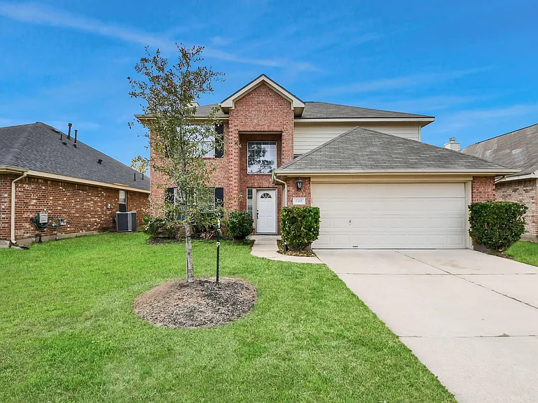 6411 Bright Falls Ln — Photo 2